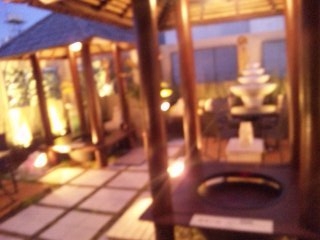 HOTEL Bali An Resort　新宿アイランド店(新宿区/ラブホテル)の写真『屋上の足湯(ﾌﾛﾝﾄに鍵を預けるとﾌﾞﾗﾝｹｯﾄや屋上に入る鍵を貸してくれます)』by 郷ひろし（運営スタッフ）