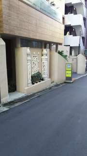 HOTEL Maile(マイレ)(渋谷区/ラブホテル)の写真『ホテルの入口』by かまってにゃん