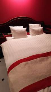 HOTEL Maile(マイレ)(渋谷区/ラブホテル)の写真『303号室のベッド。標準です。』by かまってにゃん