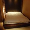 トキワ(豊島区/ラブホテル)の写真『501号室　ベッド（壁と壁の間に無理やり入れてる感じで圧迫感あり）』by ゆかるん