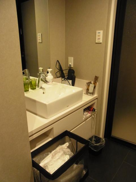 HOTEL COREST（コレスト）(中央区/ラブホテル)の写真『403号室 洗面』by ホテルレポったー