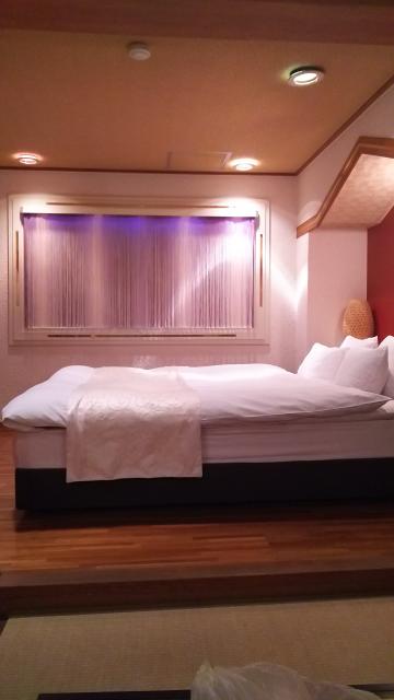 HOTEL Maile(マイレ)(渋谷区/ラブホテル)の写真『301号室のベッド。』by かまってにゃん