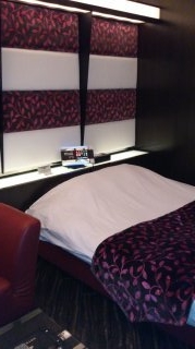 HOTEL AILU(アイル)(豊島区/ラブホテル)の写真『403号室 ベッド』by ハンプティ・ダンプティ