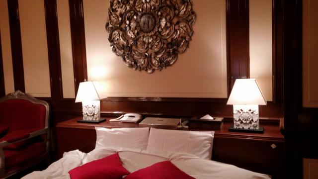 ホテルGIG（ジーアイジー）(川越市/ラブホテル)の写真『206号室　ベッド回り』by H.R委員