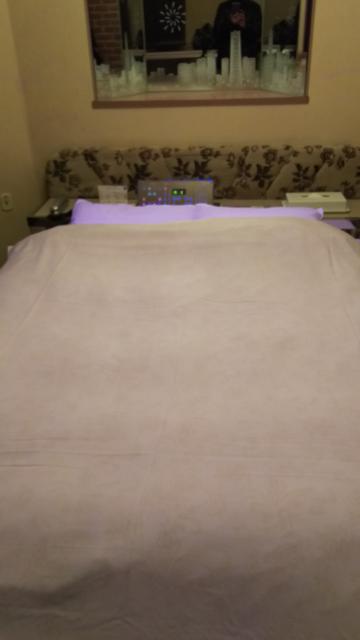 ホテル ウィズ(相模原市/ラブホテル)の写真『103号室のベッド。標準ですね。』by かまってにゃん