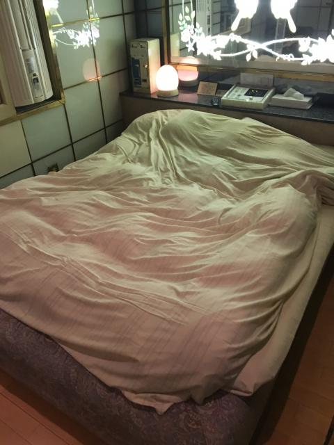 ラ・フランセパリス(新宿区/ラブホテル)の写真『ベッド』by 子持ちししゃも