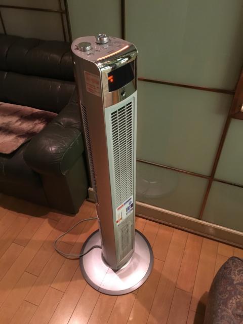 ラ・フランセパリス(新宿区/ラブホテル)の写真『部屋に暖房が無いから温風機で我慢してね的な温風機』by 子持ちししゃも