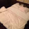 ル・ペイブラン(渋谷区/ラブホテル)の写真『ベッドは、広い。めくってしまってますが^_^』by さすらいのさむらい