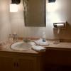 HOTEL Sun（サン）(新宿区/ラブホテル)の写真『606号室の洗面台（ベッド方向から見た図）』by 無類の巨乳好き