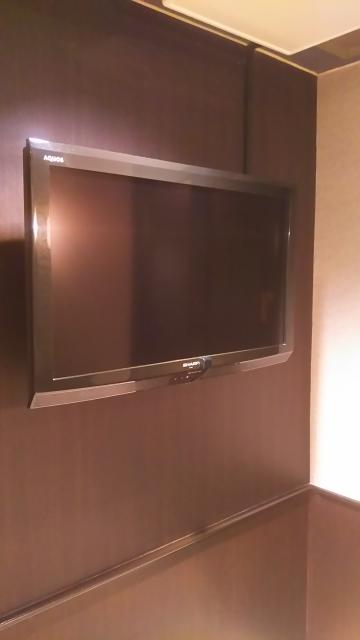 ホテルLios（リオス）(渋谷区/ラブホテル)の写真『402号室。壁掛けTV。標準的な大きさです。』by かまってにゃん