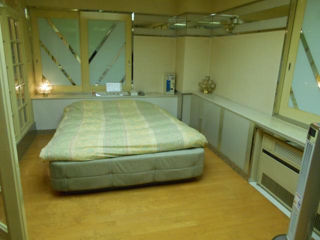 フランセ(八王子市/ラブホテル)の写真『506号室、ベッド』by もんが～