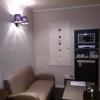 フルフル(立川市/ラブホテル)の写真『211号室 ソファーと食器棚』by おむすび