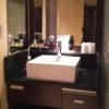 HOTEL LIRIO（リリオ）(渋谷区/ラブホテル)の写真『203号室の洗面所。綺麗です。浄水器付き』by かまってにゃん