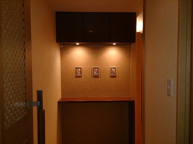 バニラリゾートちゅら(三芳町/ラブホテル)の写真『入り口正面の飾り』by おむすび