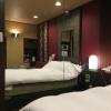 HOTEL  YAYAYA弐番館(台東区/ラブホテル)の写真『203号室、室内に設置されている大型の鏡』by 町田氏