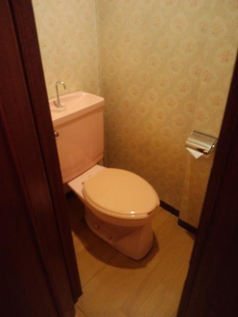ニューヨーク(武蔵野市/ラブホテル)の写真『103のトイレ』by まさおじさん