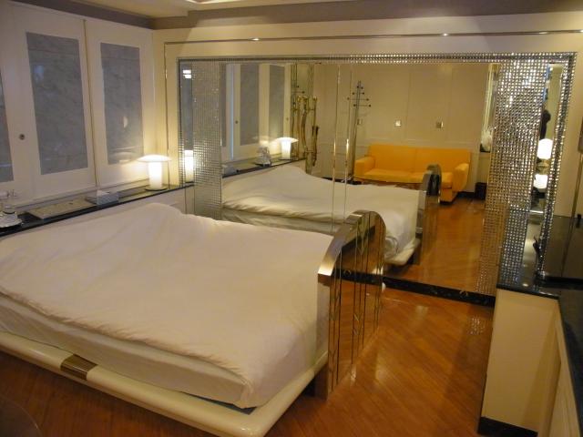 ラモード新宿(新宿区/ラブホテル)の写真『606号室 ベッド （リニューアル後）』by ホテルレポったー