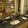 ラモード新宿(新宿区/ラブホテル)の写真『606号室 洗面と鏡（リニューアル後）』by ホテルレポったー