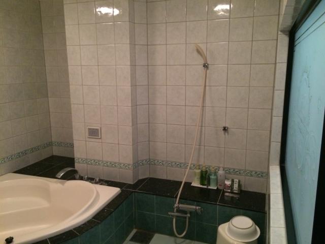 ザ・ウェーブ(相模原市/ラブホテル)の写真『301号室 かなりゆったりな浴室』by 研翁