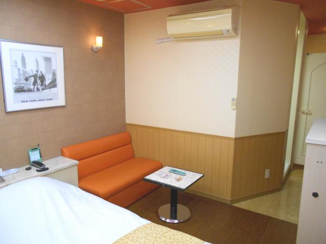 HOTEL VIEW(所沢市/ラブホテル)の写真『312号室（部屋奥から）』by もんが～