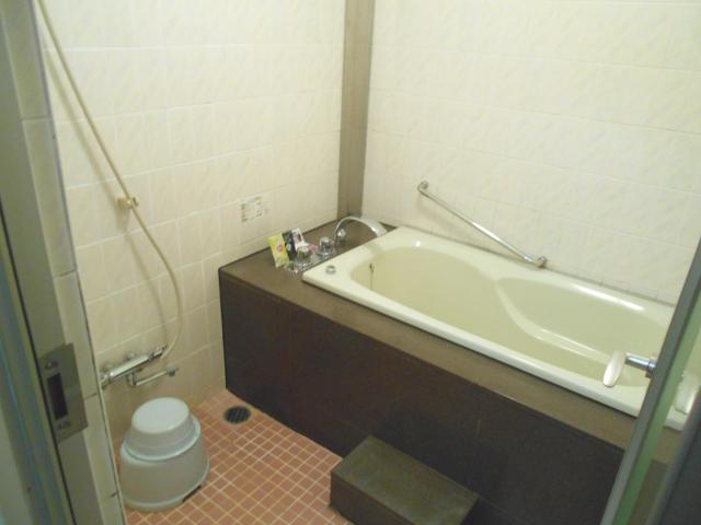 HOTEL VIEW(所沢市/ラブホテル)の写真『312号室、バスルーム』by もんが～