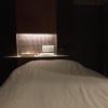 Hotel Let's(ホテル レッツ)(さいたま市大宮区/ラブホテル)の写真『202号室　ソファーからベッドの眺め』by エレクト1000