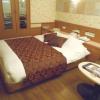 HOTEL Lavita(所沢市/ラブホテル)の写真『207号室、ベッド』by もんが～