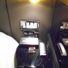 IKASU HOTEL(八王子市/ラブホテル)の写真『206号室、ベッドサイドのコントロールパネルと電話など』by もんが～