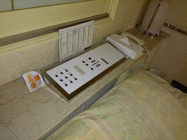 フランセ(八王子市/ラブホテル)の写真『枕元の照明スイッチ  使えない』by おむすび