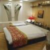 GRAND CARIBBEAN LUXURY HOTEL(所沢市/ラブホテル)の写真『208号室、ベッド』by もんが～