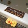 GRAND CARIBBEAN LUXURY HOTEL(所沢市/ラブホテル)の写真『208号室、浴槽のホテル名のプレートとアヒルちゃん』by もんが～