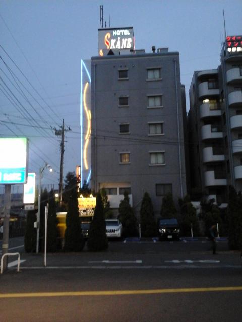HOTEL スコーネ(さいたま市中央区/ラブホテル)の写真『薄暮の外観  北側』by ルーリー９nine