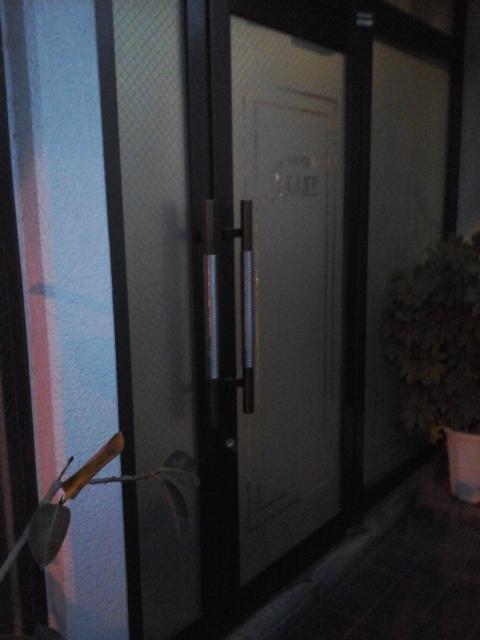 HOTEL スコーネ(さいたま市中央区/ラブホテル)の写真『２階入口への順路⑤  ドア』by ルーリー９nine
