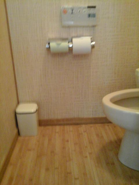 遊楽膳(新宿区/ラブホテル)の写真『401号室  トイレ  扉を開けたところ』by ルーリー９nine