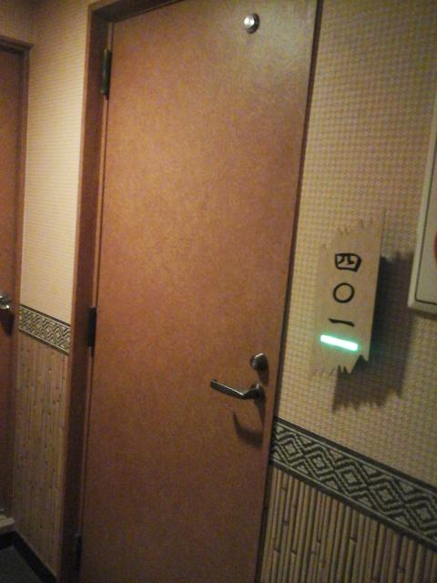 遊楽膳(新宿区/ラブホテル)の写真『401号室  ドア』by ルーリー９nine