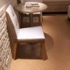HOTEL LELiSA(レリーザ)(渋谷区/ラブホテル)の写真『201号室の椅子とテーブル。椅子はセンスあります。椅子もテーブルもこの大きさでも十分です。』by かまってにゃん