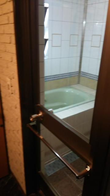 HOTEL LOHAS(墨田区/ラブホテル)の写真『603号室浴室ドア』by ミド丸