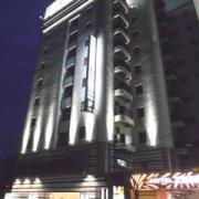 HOTEL ZERO(横浜市港北区/ラブホテル)の写真『夜の外観』by もんが～