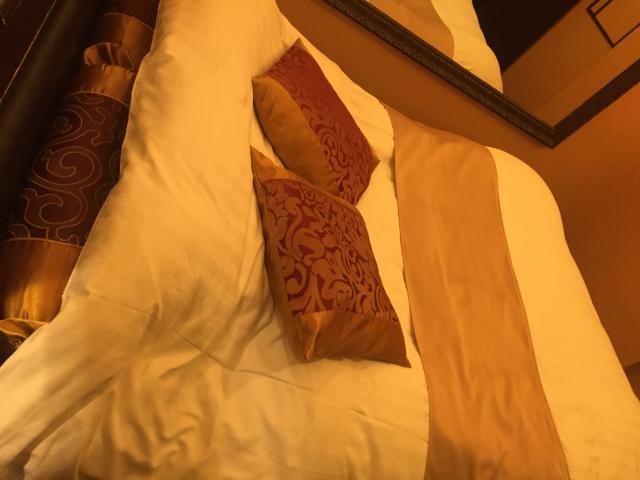 Hotel Bali&Thai 福生店(福生市/ラブホテル)の写真『37号室、ベッド』by 日本代表