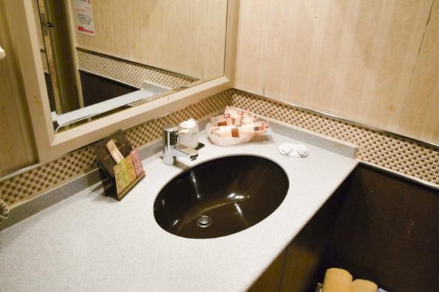 サンレモ(新宿区/ラブホテル)の写真『301号室　洗面台』by INA69