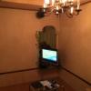 HOTEL FAMY（ファミー）(千葉市花見川区/ラブホテル)の写真『2日目609 居間 エアコンの風が入って来るように壁に穴開けて工夫してます。』by 子持ちししゃも