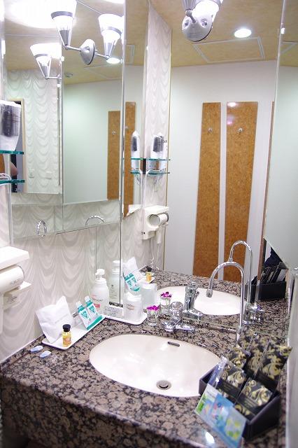 ホテル 麻布(港区/ラブホテル)の写真『201号室　洗面台（浄水器付き）』by マーケンワン