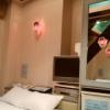 ホテルエーゲ海(荒川区/ラブホテル)の写真『403号室（ベッド上半分、テレビ、冷蔵庫、壁面）』by オレの地雷を越えてゆけ！