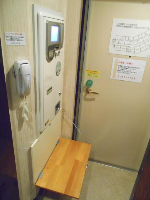 マリオネットアイネ(八王子市/ラブホテル)の写真『213号室、自動清算機と出前受け』by もんが～
