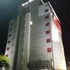 HOTEL R&K（アールアンドケー）(越谷市/ラブホテル)の写真『夜の外観 南側』by ましりと