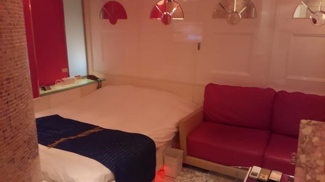 HOTEL GRAY(グレイ)(新宿区/ラブホテル)の写真『501号室ベッド』by チキンライス13号
