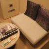 Wバグース(新宿区/ラブホテル)の写真『301号室　ソファーとテーブル』by INA69