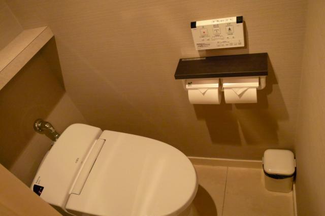 Wバグース(新宿区/ラブホテル)の写真『301号室　トイレ』by INA69