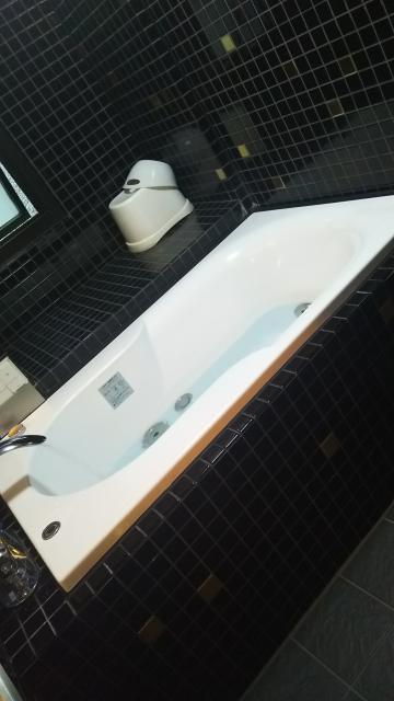 カサンドラ(渋谷区/ラブホテル)の写真『203号室の浴槽。まあまあの広さです。』by かまってにゃん