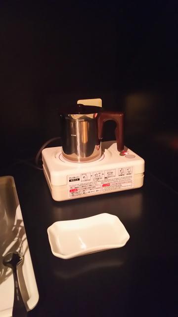 カサンドラ(渋谷区/ラブホテル)の写真『203号室。電気ポットではなく、これでお湯を沸かします』by かまってにゃん